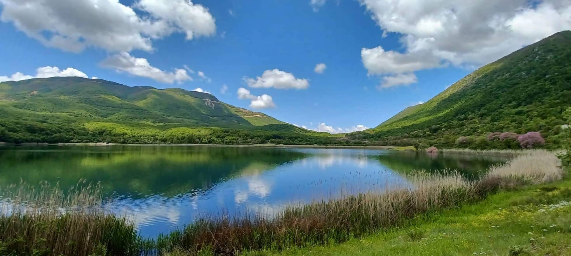 Η (άγνωστη) λίμνη που σε μαγεύει (Φωτό)