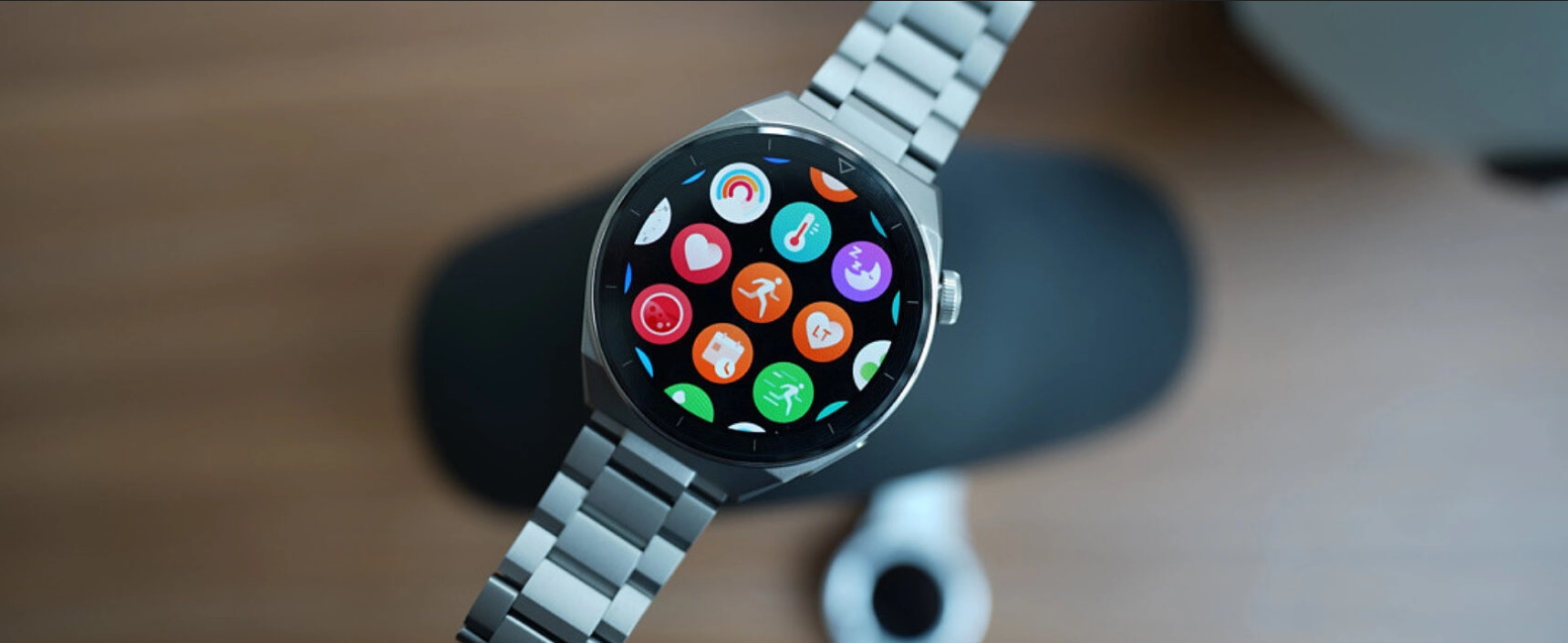 Τεχνολογικό επίτευγμα : “Έξυπνο” ρολόι – Διαθέσιμο και στην Ελλάδα