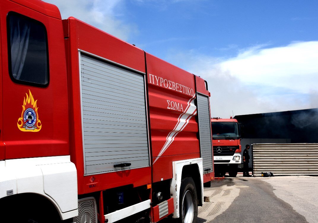 Φωτιά ξέσπασε στη Θέρμη της Θεσσαλονίκης